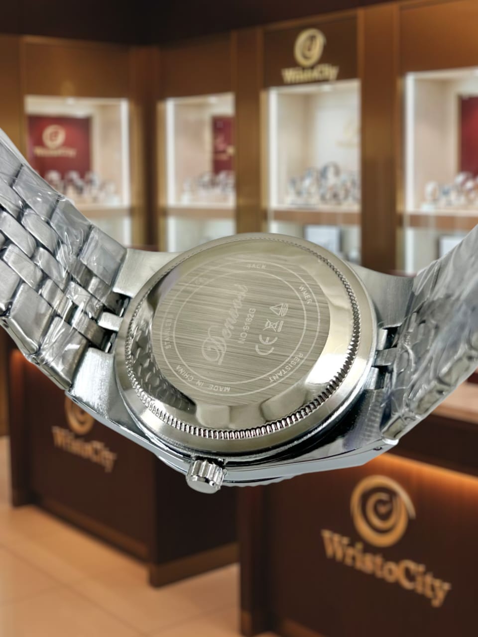 Luxury Two Tone Date Display Quartz Watch