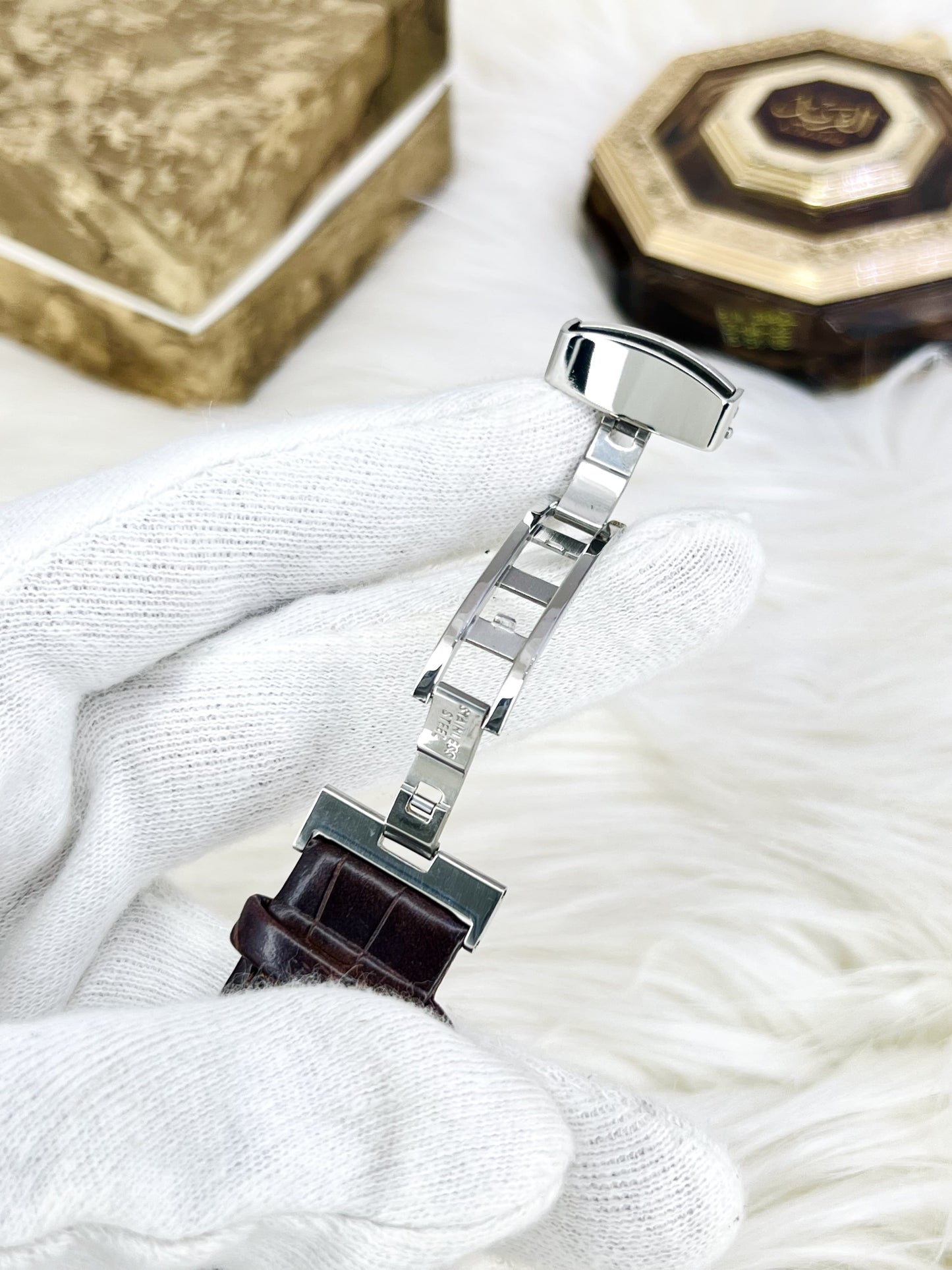 Steel Luxe Watch – Black Dial Leather Strap Timepiece